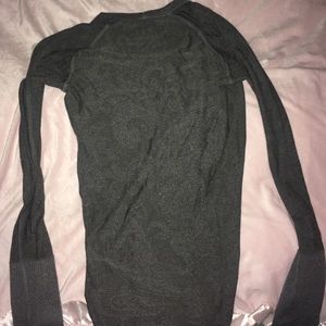 log sleeve sports shirt